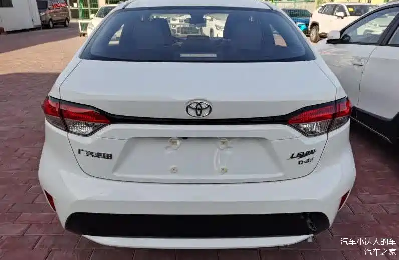 丰田雷凌:跌到9.6万,满油能跑800km,30天卖了16896辆