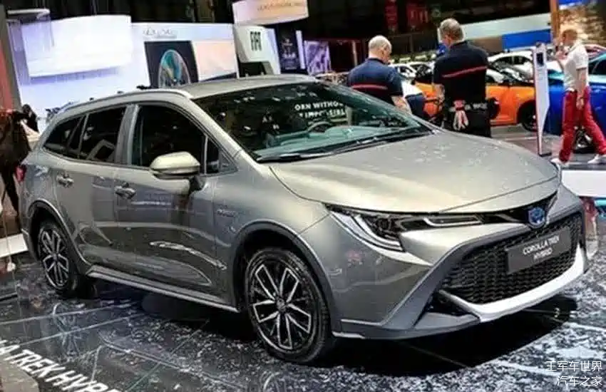 全新卡罗拉旅行版曝光,后排放倒就是双人床,油耗才4.2l