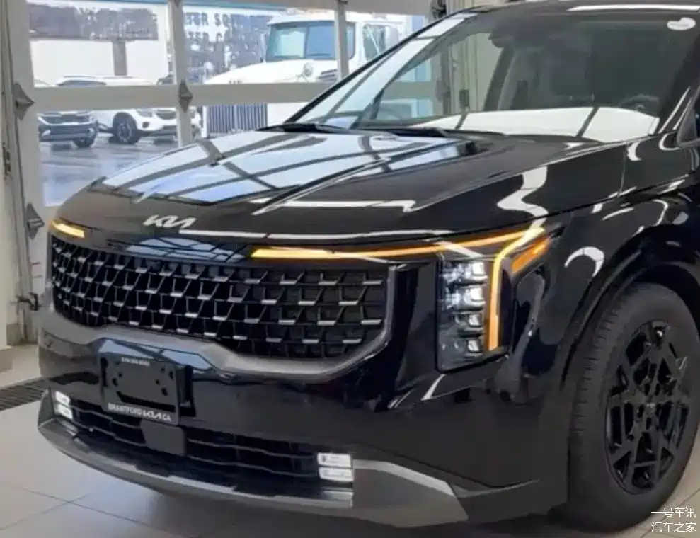 2025款起亚嘉华实车亮相!国内现款28.99万起,提供两种动力选择