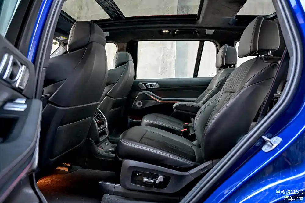 宝马x7 m60i有的不只是性能,更是舒适驾驭!