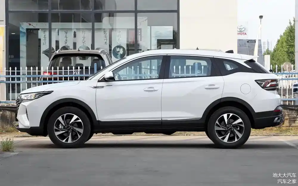 详解东风风神ax7马赫版,标配1.5t,9.59万起,能买?