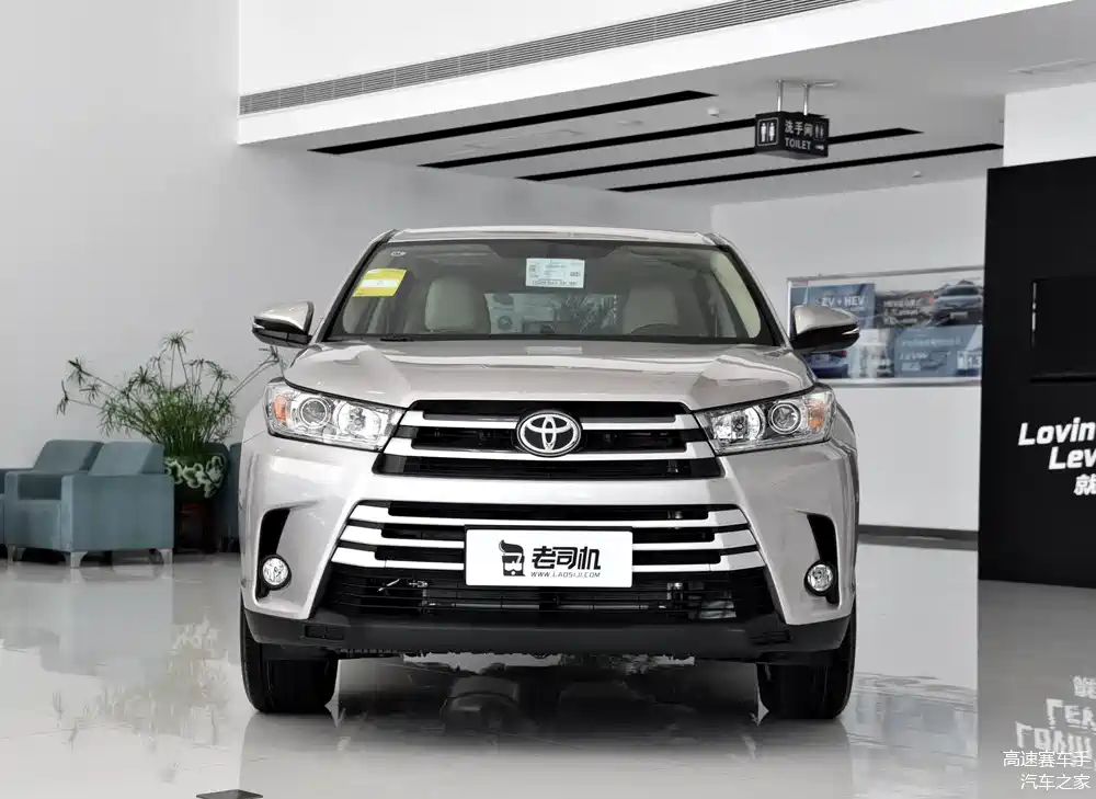 中型suv的日系王者,空间够大油耗也不高,实拍丰田汉兰达