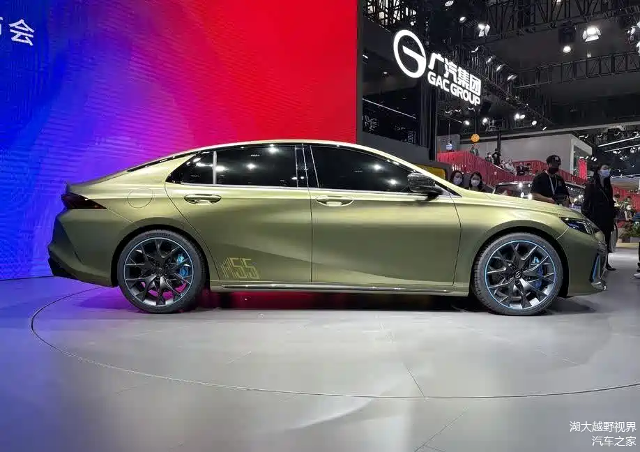 这个外观和四出排气真的战斗,带你看广汽传祺empow55