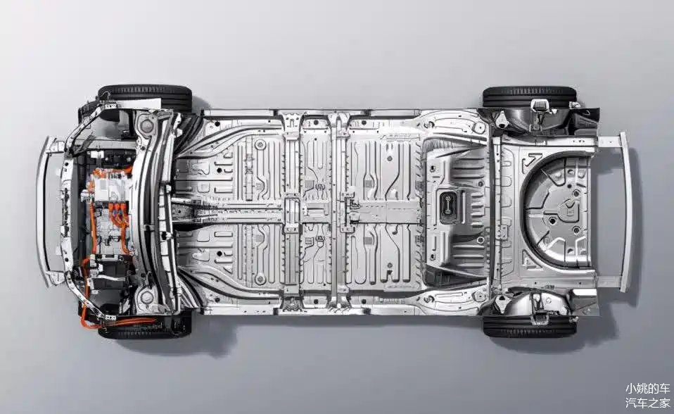 其电池包整体置于纵梁结构内,四周都有坚固的钢梁进行保护,在碰撞时