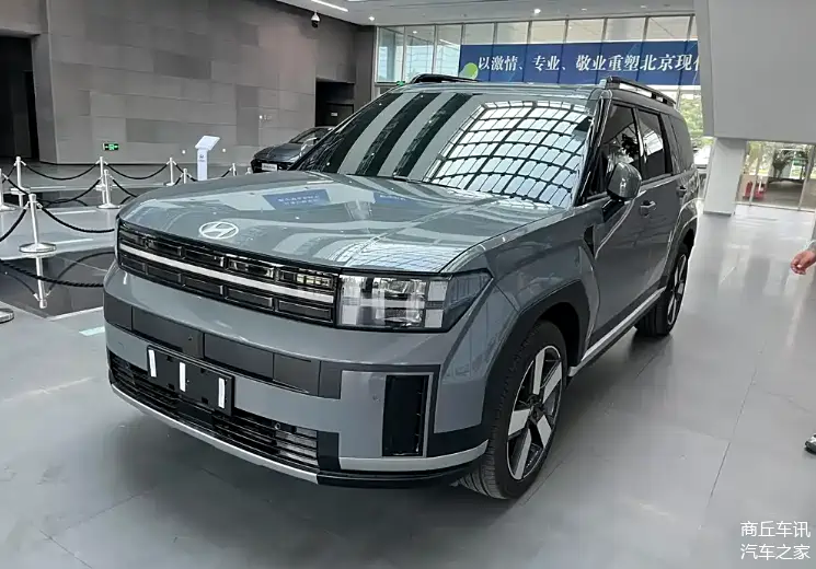 0t 8at,方盒造型 5/6/7座布局,北京现代全新胜达实车到店!