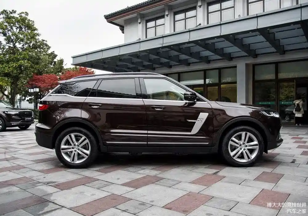 众泰太长脸!中大型顶配suv仅13万起,轴距大过汉兰达,配1.8t