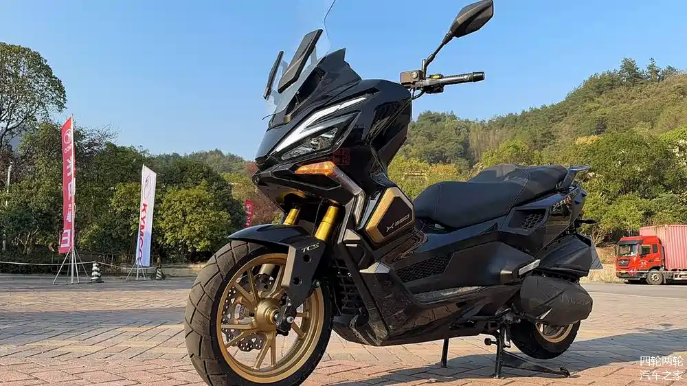 光阳赛艇x350 adv,全网首测,一台操控优秀的大踏板!