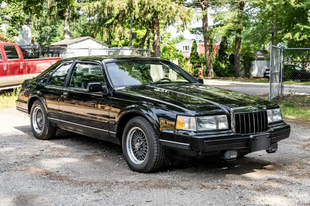 1992年的林肯大陆mark vii豪华跑车,使用32年后竟然没人要?