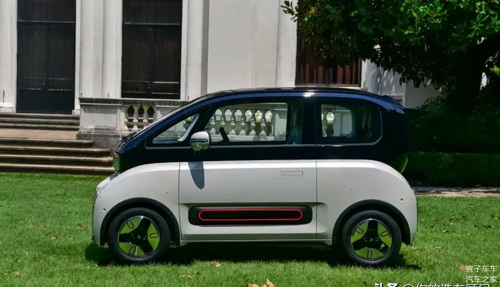 纯电代步车,不加油不限牌,价格才7万左右,实拍宝骏kiwiev