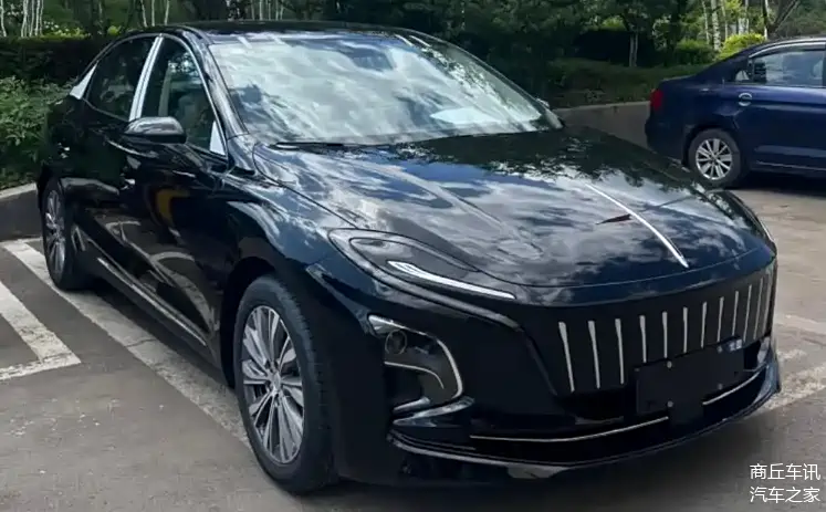 红旗e-qm5:新能源赛道上的安全先锋与豪华新典范