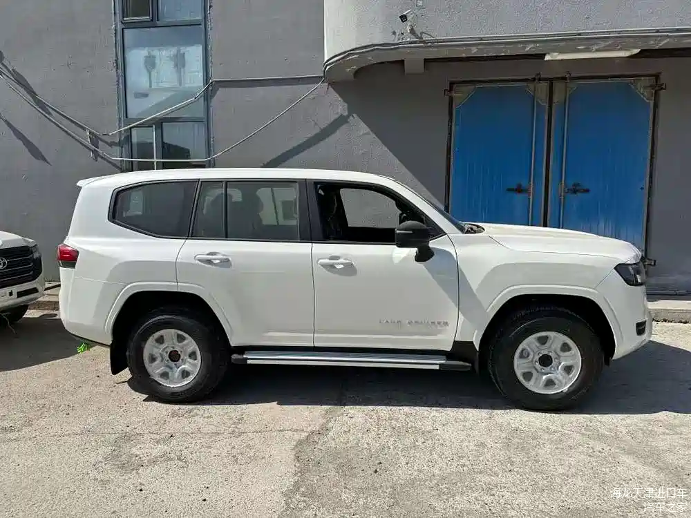 24款丰田酷路泽4000 无天窗  68万