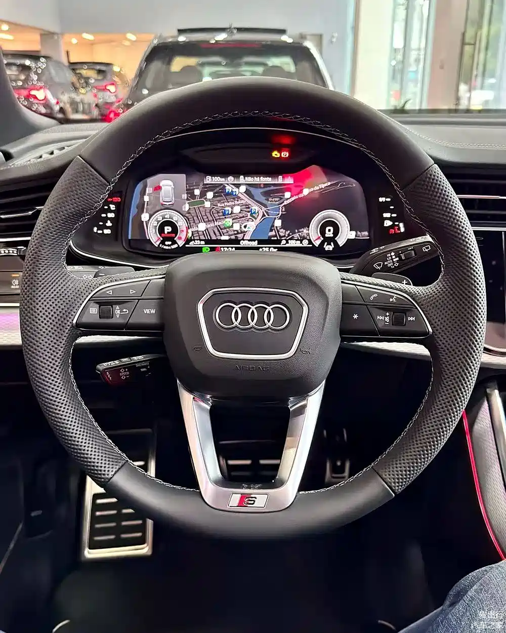 奥迪q8新款实车亮相!外观内饰焕新,动力强劲,驾驶体验再升级!