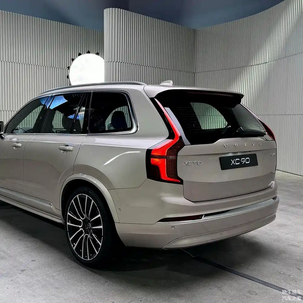 新款沃尔沃xc90实车亮相 配置升级 将引入国内