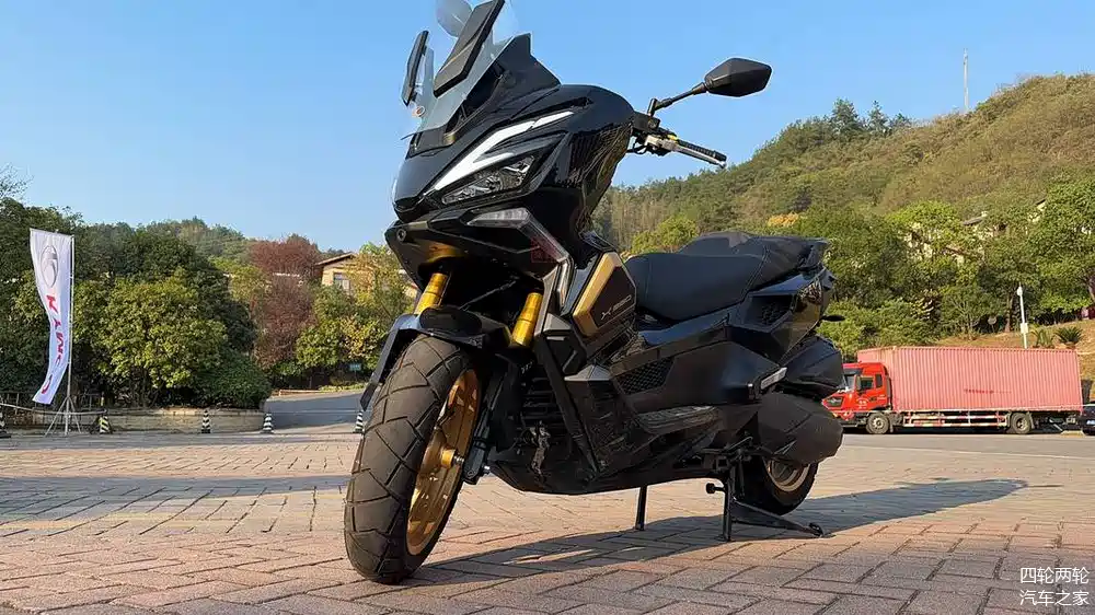 光阳赛艇x350 adv,全网首测,一台操控优秀的大踏板!