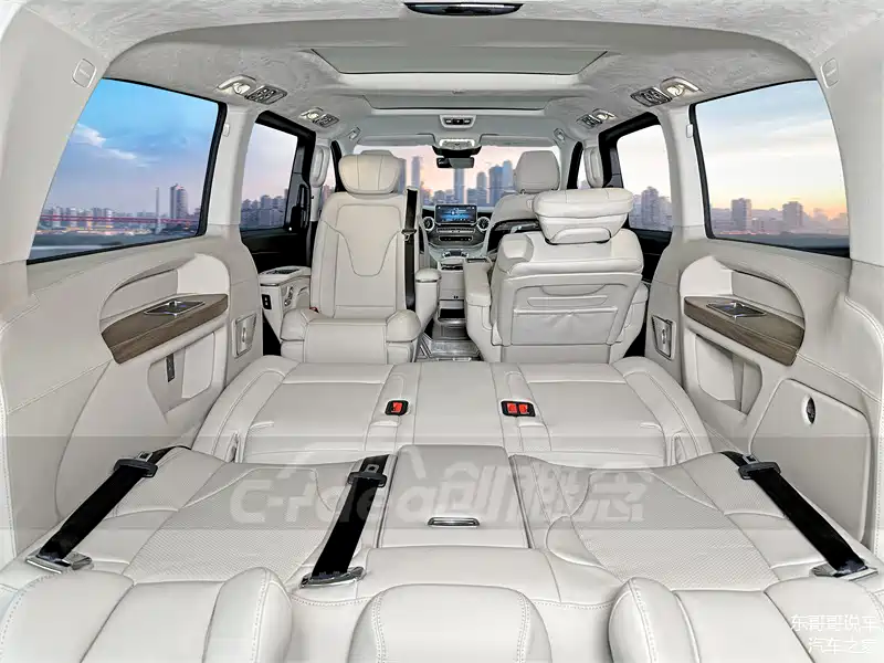 奔驰v260升级豪华七座内饰,加装高端福祉座椅