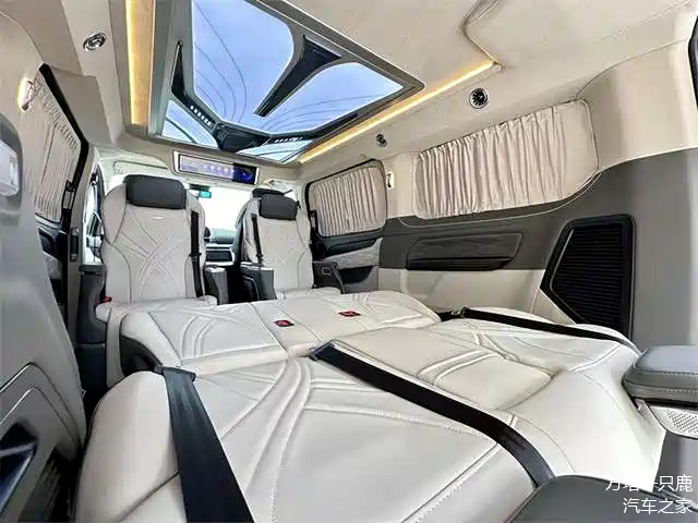 福特黑武士七座版商务车,动力强劲,内饰豪华