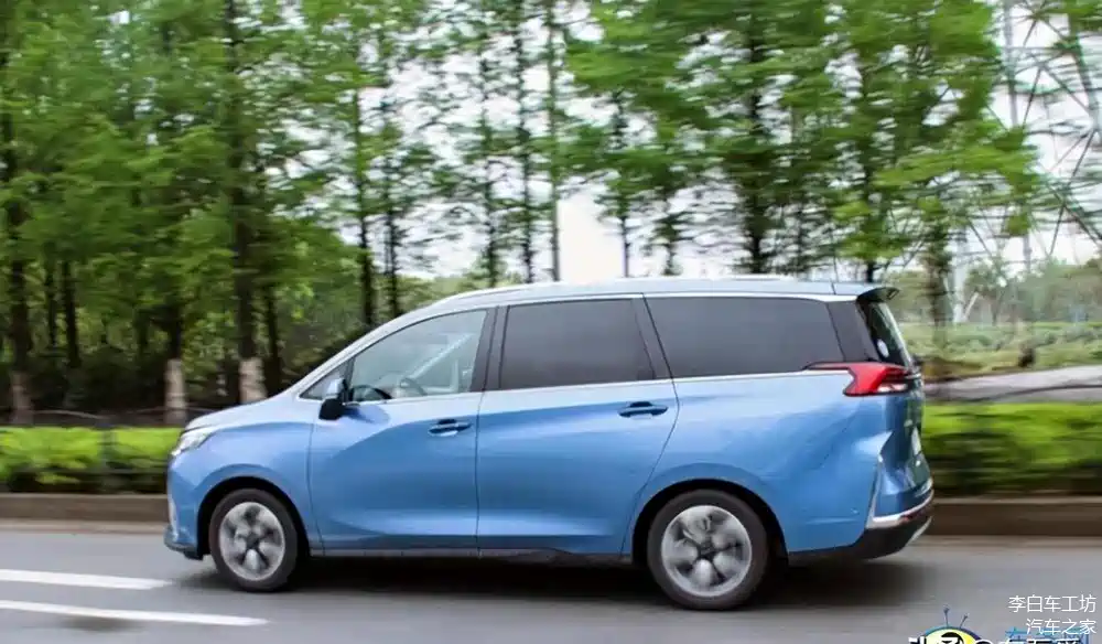 高能科技智能出行新体验试驾上汽大通maxusg50plus