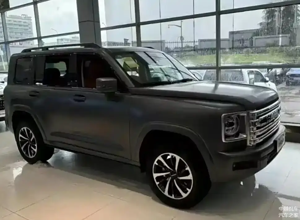 哈弗h9全新升级到店实拍,轴距2850mm搭载2.4t柴油动力