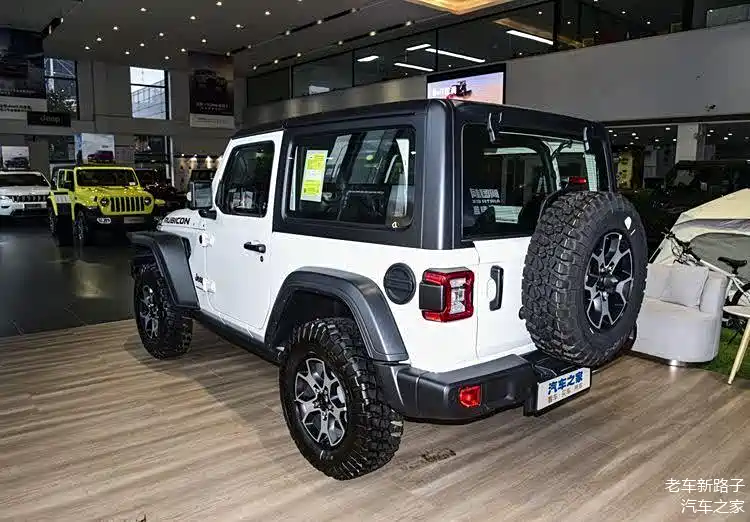 2024款jeep牧马人罗宾汉两门版,售52.99万!2.0t,比四门版降5万
