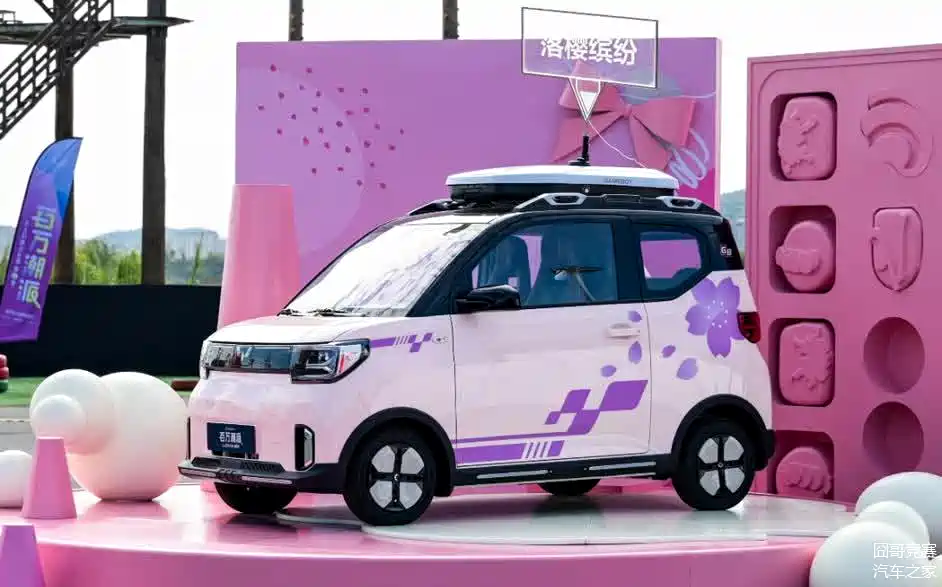 五菱宏光miniev敞篷版9.99万元浪漫上市