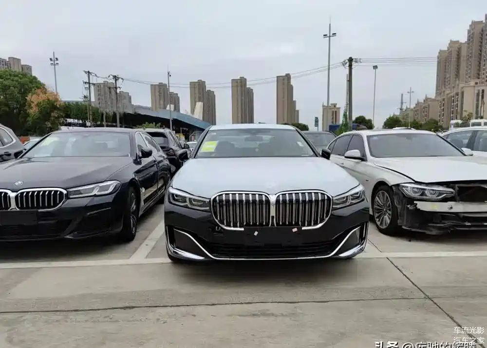 这台车子!车身比s级更长!价格仅帕拉梅拉的一半!可就是卖不好