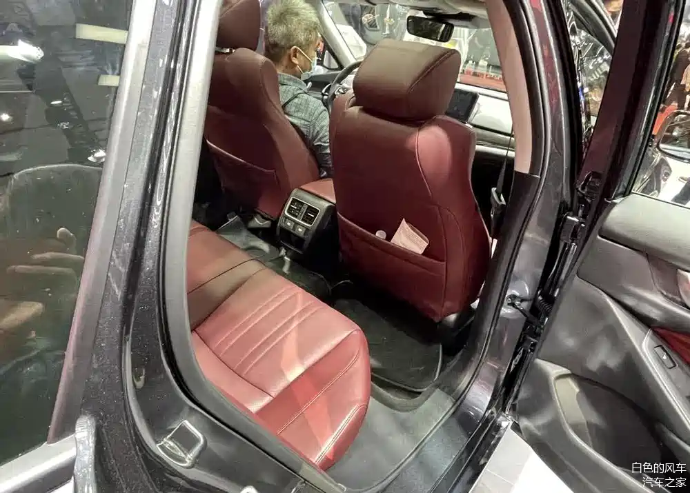 16.98万元起售,产品力进行升级,实拍解析新款本田雅阁