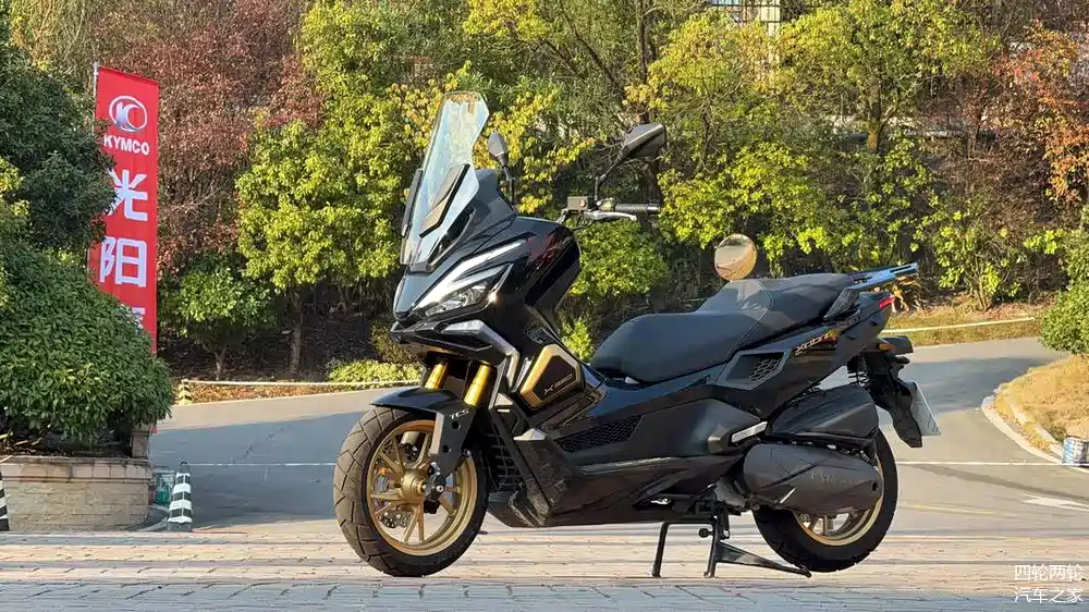 光阳赛艇x350 adv,全网首测,一台操控优秀的大踏板!