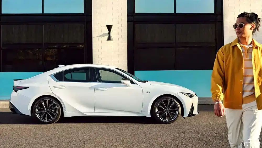 雷克萨斯ls迎新篇章!今年10月全球首秀,搭2.4t引擎战宝马3系!