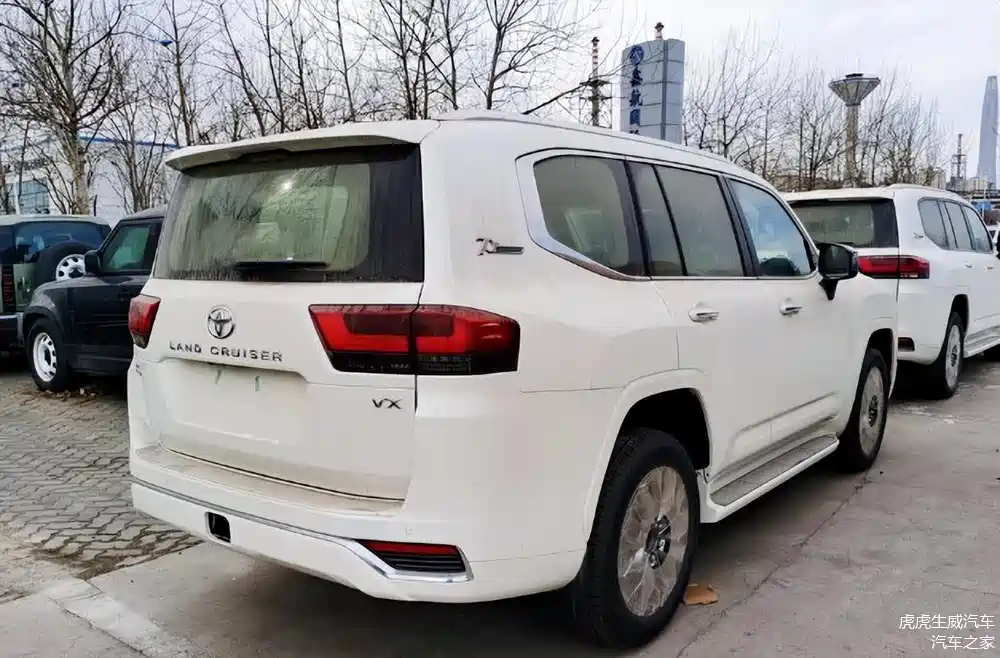 丐版陆巡破防了!门槛迎来史低,车贩:国产车太强了,打不过