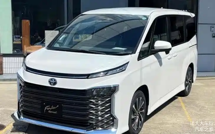 小号埃尔法,丰田noah将引入,约14万,混动 8座,看啥奥德赛