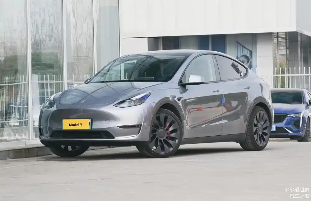 特斯拉modely全系涨价5000元,调价后售价26.39万-36.89万元