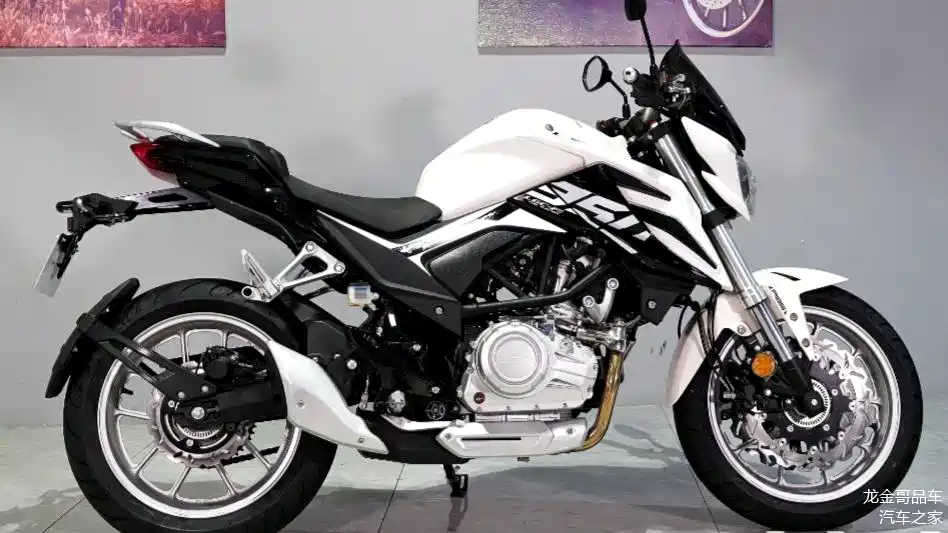 从力帆kps200这款车到如今的这款kp350都是其排量提升的体现,虽然在四