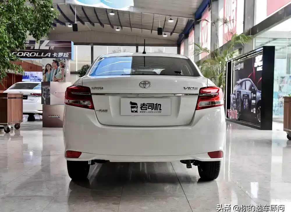 38万元,还配有一键启动,实拍丰田威驰