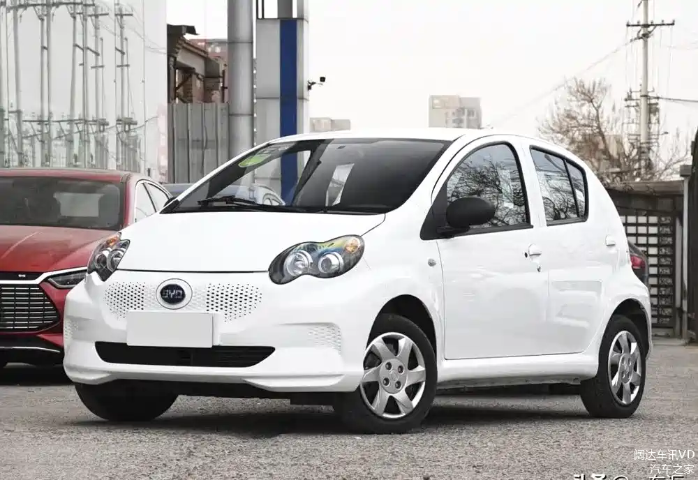 6万多元比亚迪e1,网友:这辆电动f0,会被说成老年代步车吗