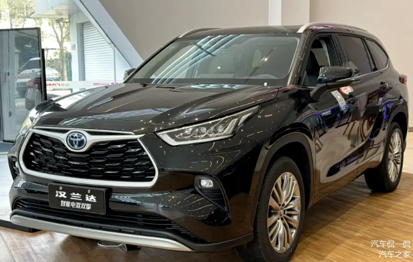 丰田巨献suv,近5米长7座,17万起驾,油耗低至4毛/公里,喝92油