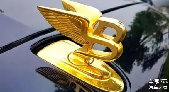 宾利的车标也是我们非常熟悉的标志,一双写实的翅膀中间有一个"b",看