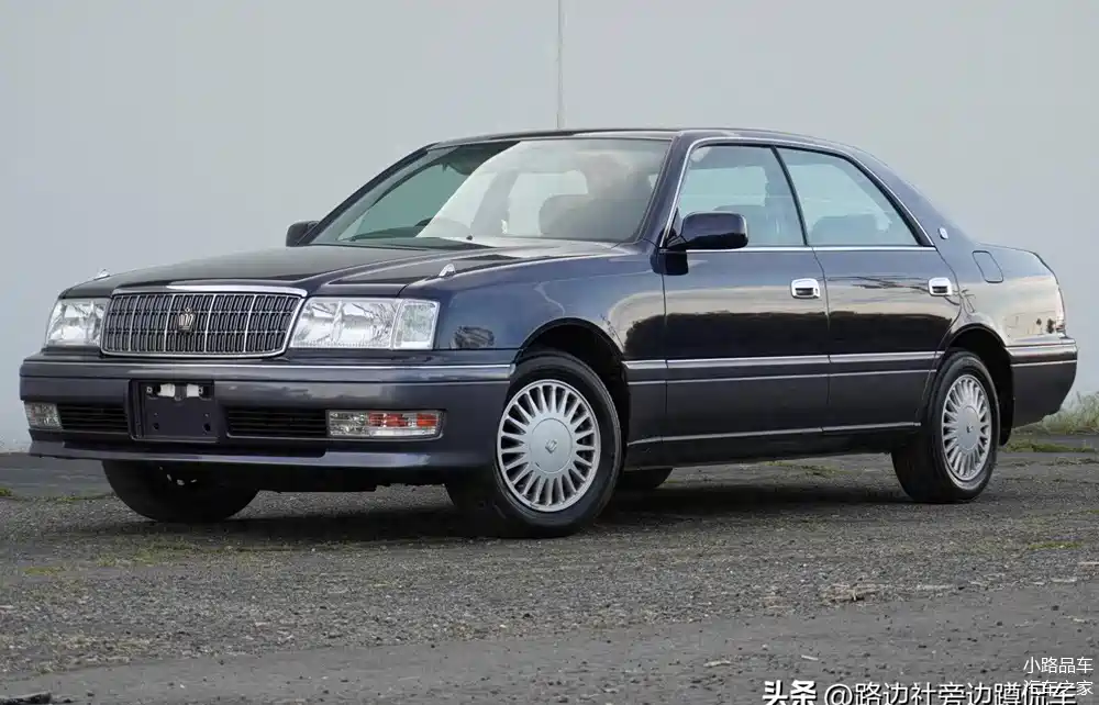 90年代梦中神车1997年款丰田皇冠轿车