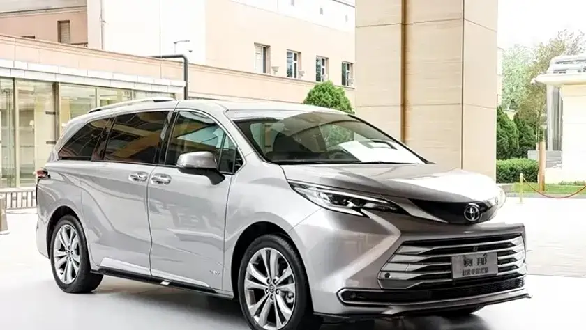 丰田大七座mpv又降6万,2.5l动力仅需25万起,长5米16,油耗超省