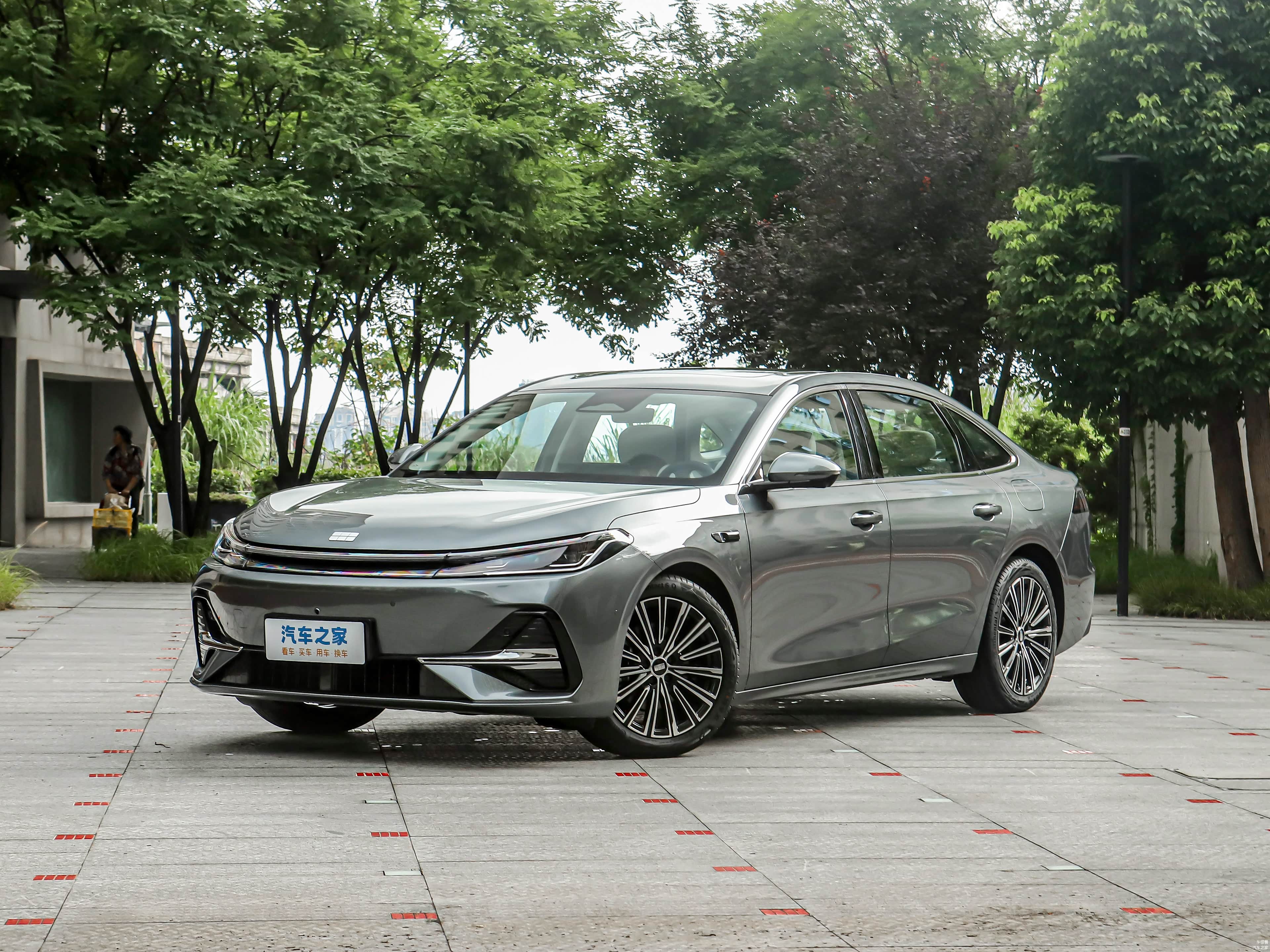 吉利银河A7插混来袭！150km纯电续航+2100km综合续航，心动了吗？_车家号_汽车之家