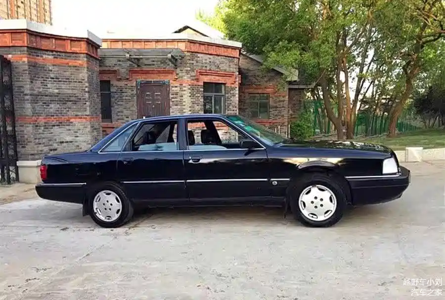 经典老车欣赏,官车老前辈,99款奥迪200