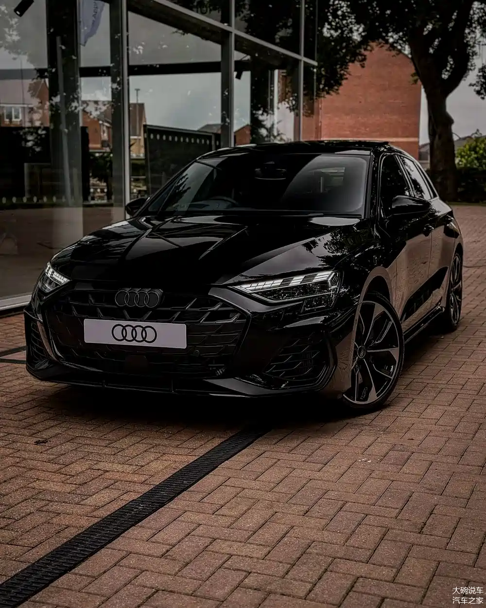 新款奥迪s3 黑武士版本 低调的性能范