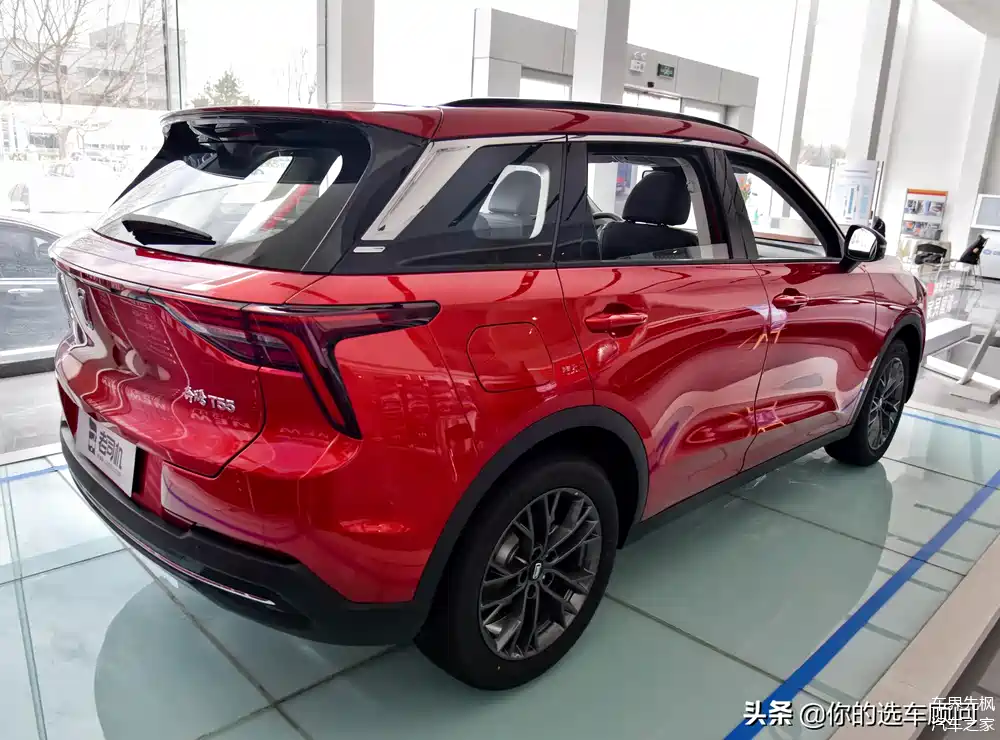 6.6l油耗的实惠suv,空间领先,养车成本低,带你看一汽奔腾t55