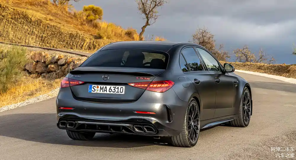 amg c 63最大的竞争对手是宝马m3,后者的起售价为76,995美元,约合人民