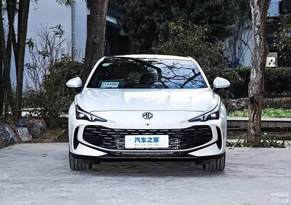 11.98万起售,名爵mg7性价比爆表的运动轿跑