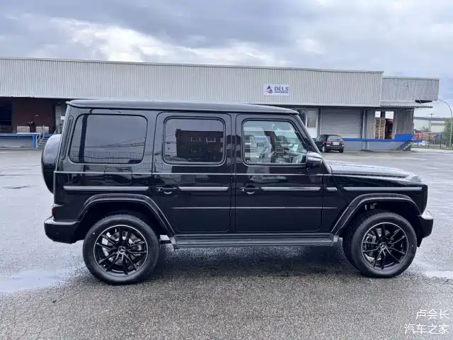 奔驰g500 25款 售价235万