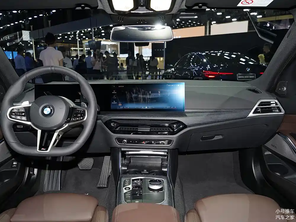 外形/内饰小幅升级 新款国产宝马3系实车亮相 取消320 li版本