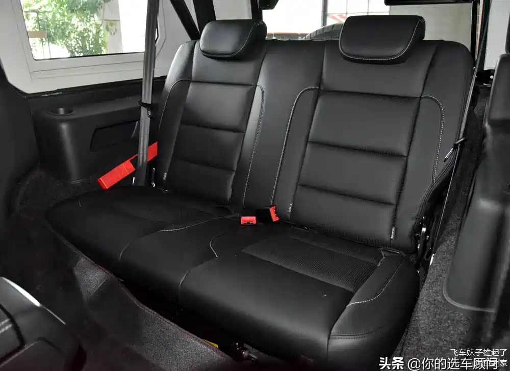 换装国内先进,稳定可靠的2.0t 8at,硬朗 四驱,带你看北京bj40