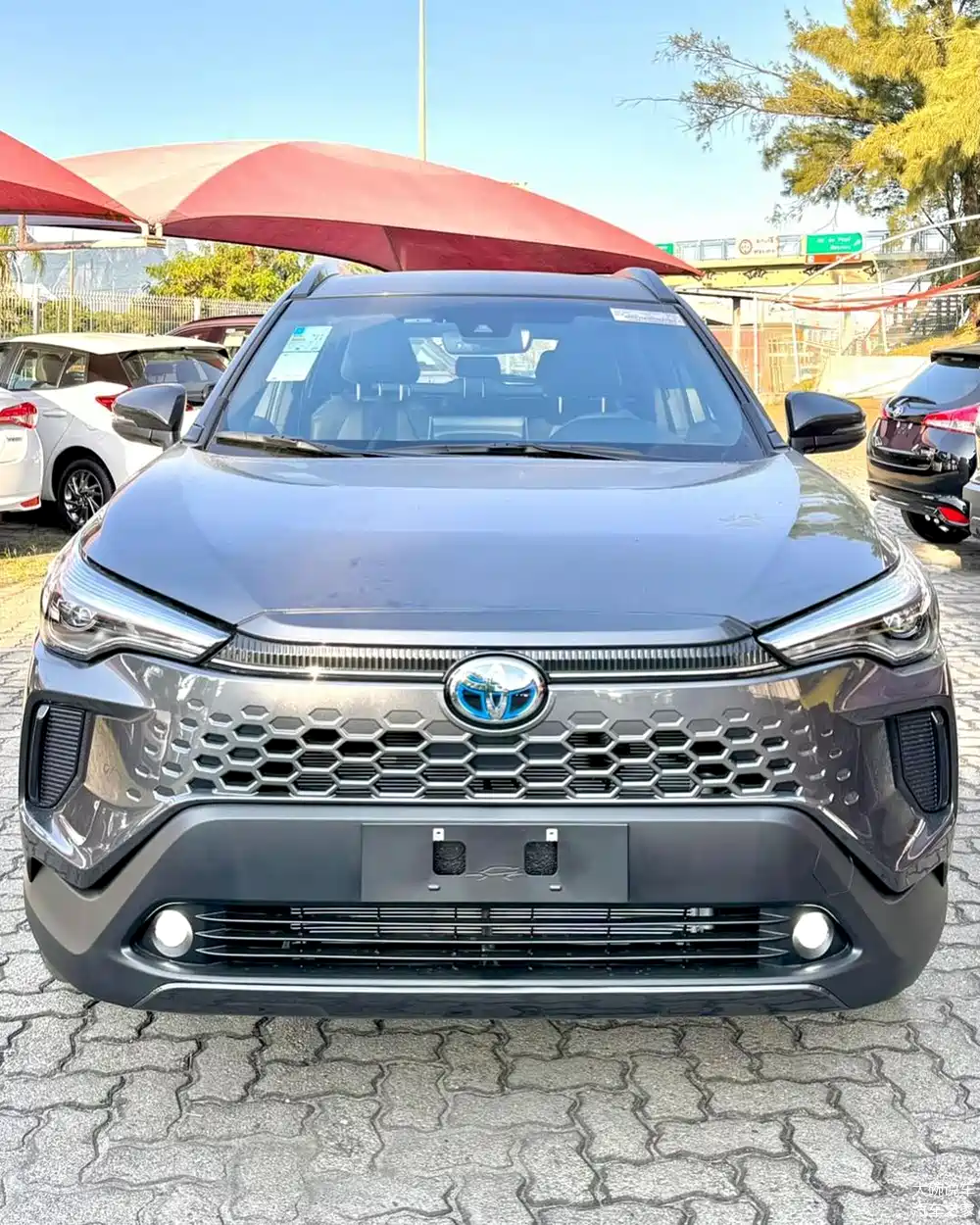 新款丰田卡罗拉cross海外版前脸简约大气实用的suv