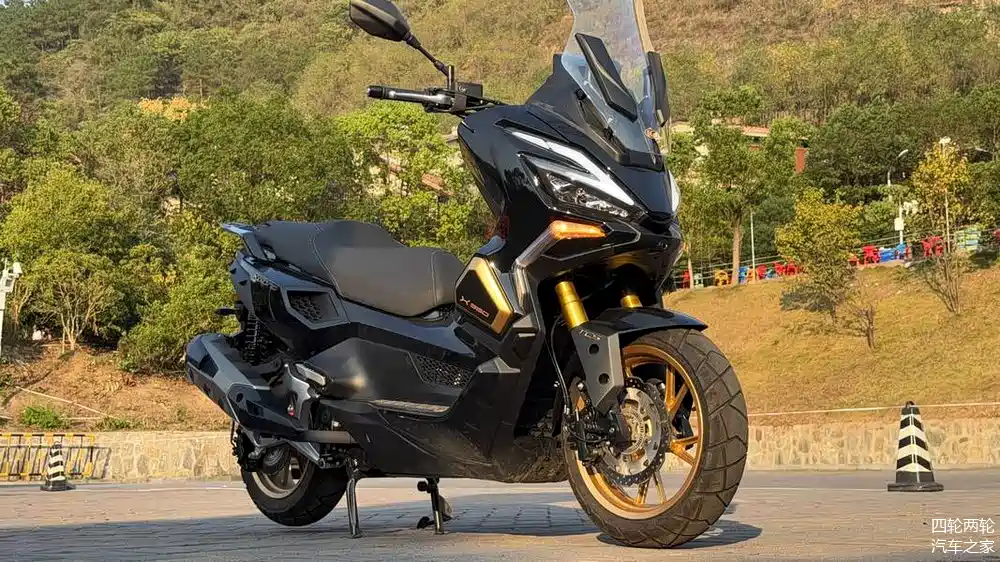 光阳赛艇x350 adv,全网首测,一台操控优秀的大踏板!