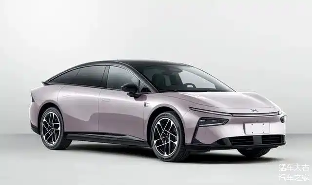 小鹏汽车推出全新中型纯电轿车p7 ,外观时尚运动